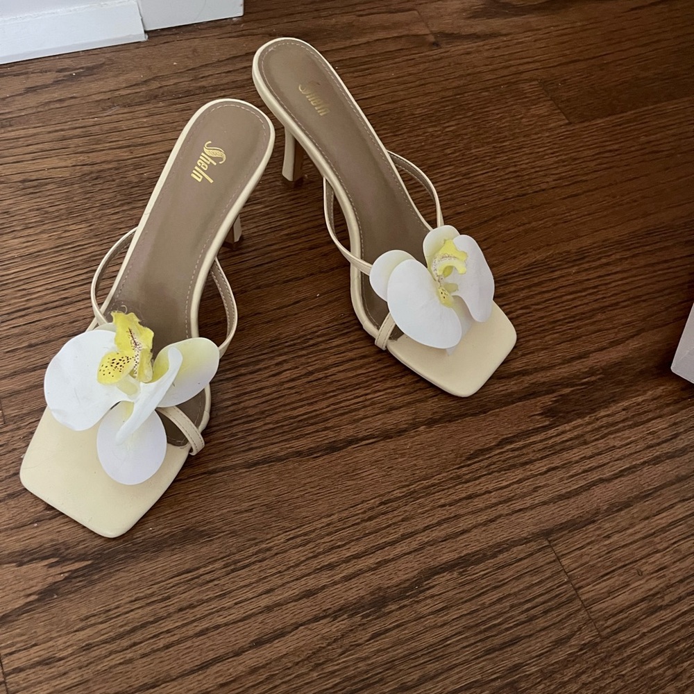 Floral Yellow Heels - Picture 2 of 2